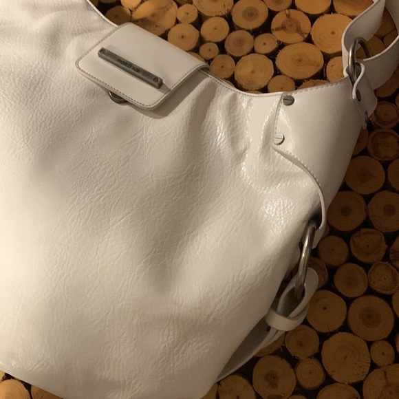 White matt & nay - Picture 3 of 5